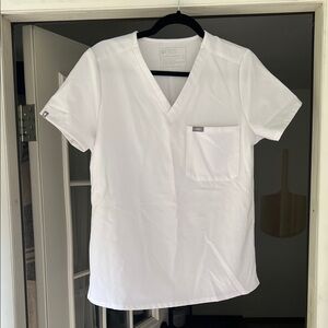 FIGS Women's White one pocket scrub top